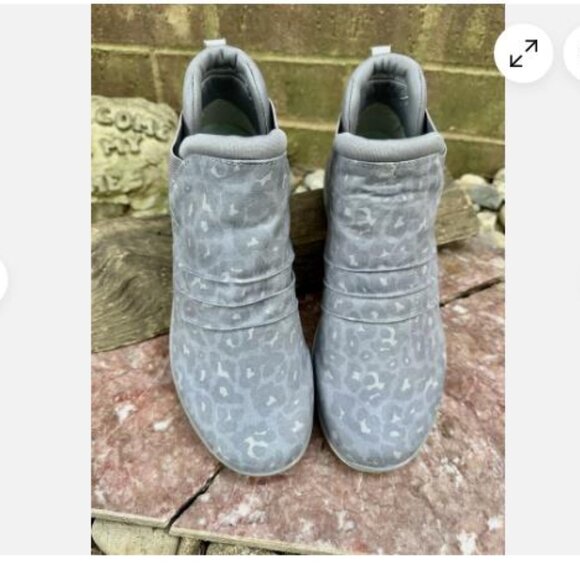 Ryka WOMANS Sz 8 Water Repellent Wedge Ankle Boots Niah Animal Gray - Picture 3 of 6